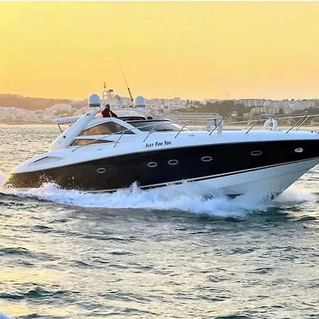 White & Nature Apartment *